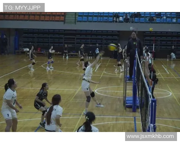 武汉排球队选拔赛表现分析:灵活性与团队协作的完美结合 武汉排球队选拔赛表现分析:灵活性与团队协作的完美结合